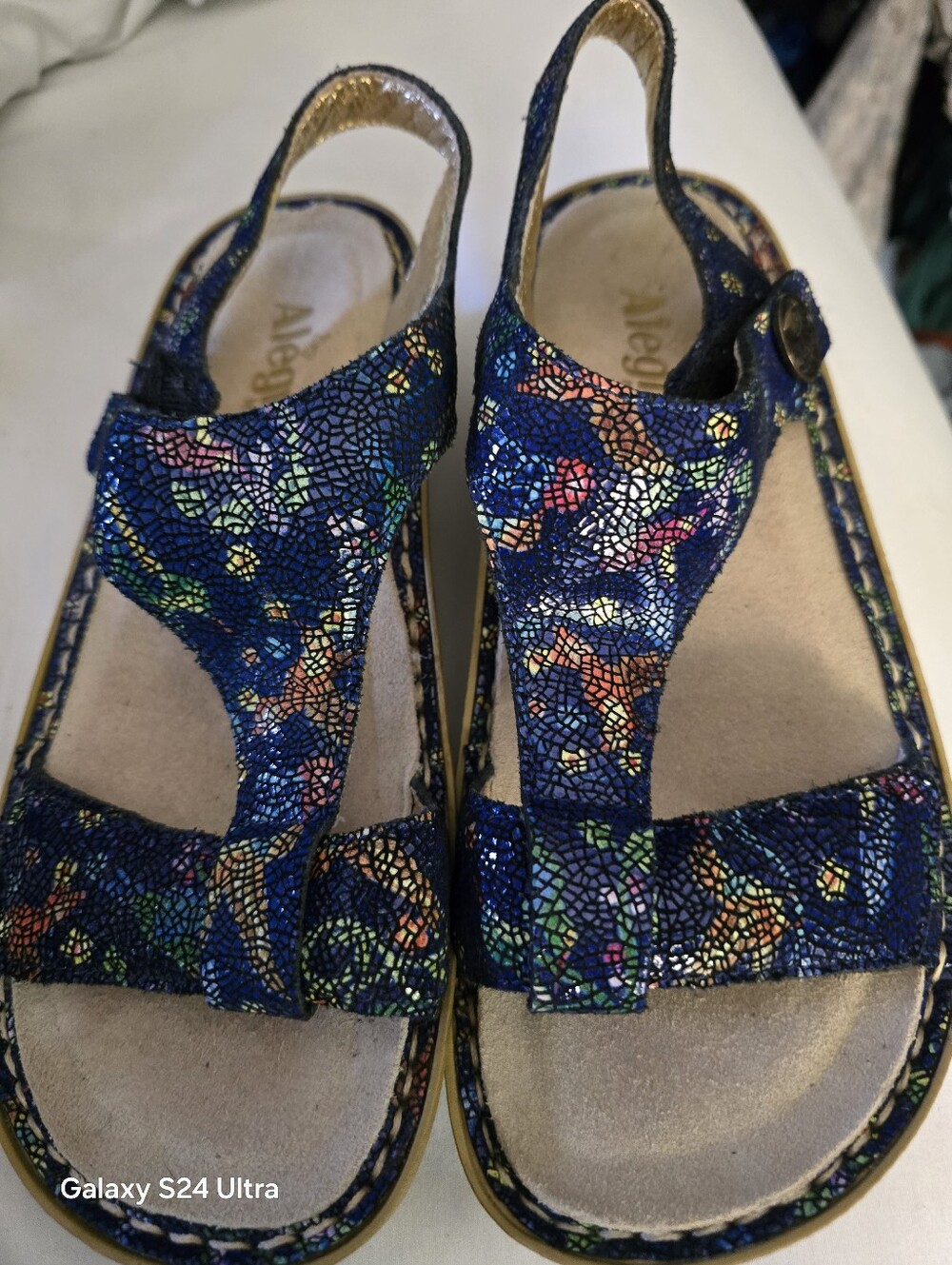 Alegria Ladies Size 38  Kendra Hummingbird T-strap Platform Sandals